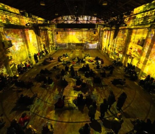 Monet inmersivo en el Teatro Colón: cuando la pintura se vuelve atmósfera