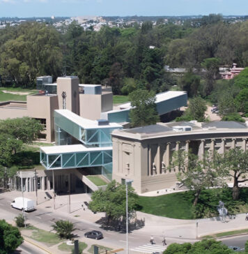 Liliana Fleurquin en el Museo Caraffa de Córdoba: La abstracción como refugio y acontecimiento