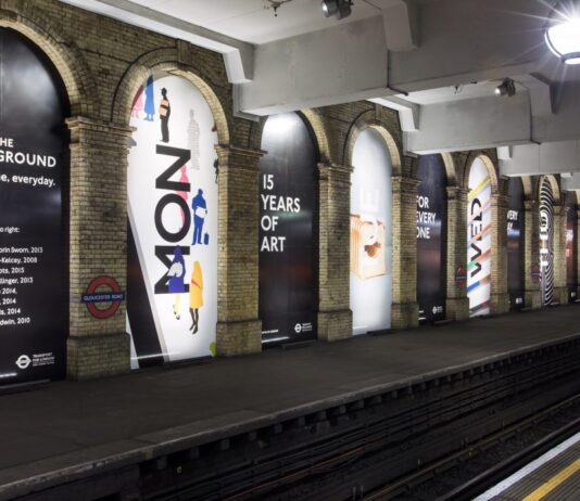 Tres artistas transforman el metro de Londres en un museo difuso