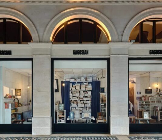 Wes Anderson ha recreado el estudio del artista Joseph Cornell para Gagosian