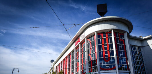 El Kanal Centre Pompidou de Bruselas está casi listo pero corre el riesgo de no abrir