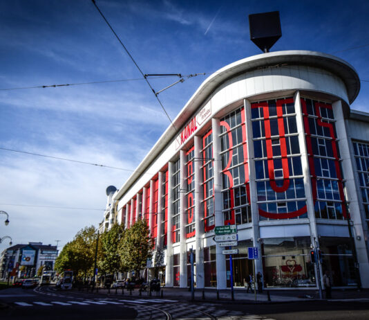 El Kanal Centre Pompidou de Bruselas está casi listo pero corre el riesgo de no abrir