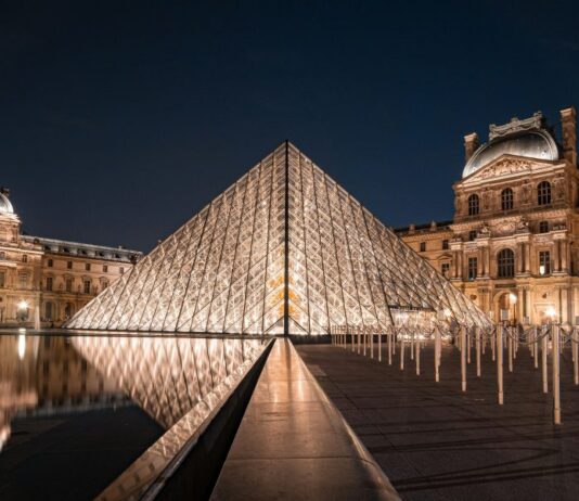 Un Louvre en vilo: tras robos e inundaciones, 2026 se abre con el caso Jugie