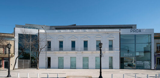 El orden imposible del mundo. Polifonía, materialidad y tensiones del presente en Fundación Proa