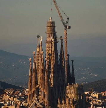 Casi terminada la torre de la Sagrada Família: la obra maestra de Gaudí está casi completa