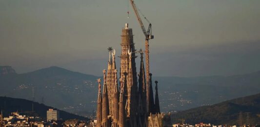 Casi terminada la torre de la Sagrada Família: la obra maestra de Gaudí está casi completa