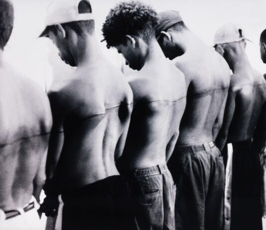 Cuerpos inscritos: Santiago Sierra y Regina José Galindo en la colección del Reina Sofía