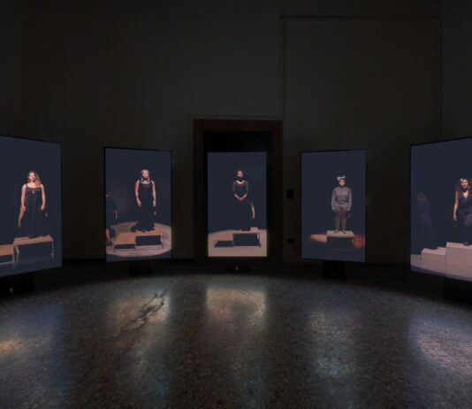 Caso Sudáfrica en la Bienal: sin pabellón, pero Goliath expone igualmente