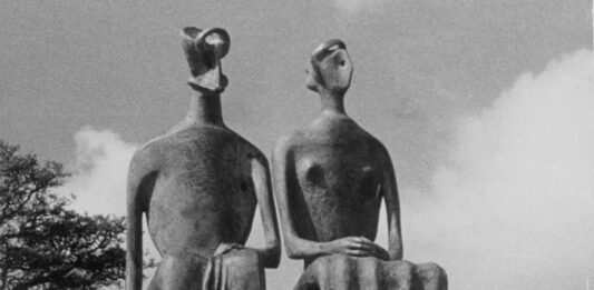 Está en venta, una de las esculturas más famosas de Henry Moore en Londres