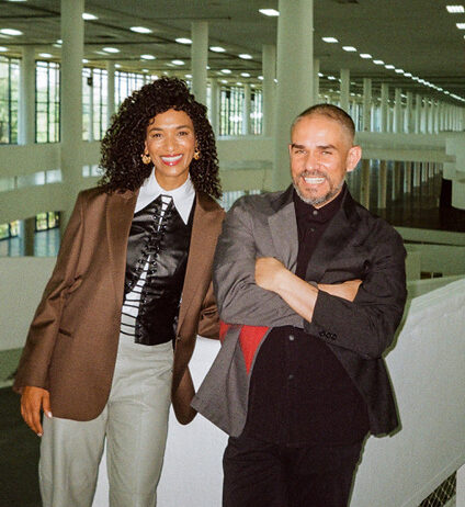 Amanda Carneiro y Raphael Fonseca curarán la 37ª Bienal de São Paulo