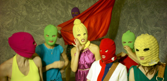 Las Pussy Riot contra la Bienal: la propuesta de un Pabellón de la disidencia