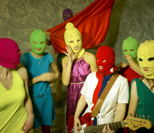 Las Pussy Riot contra la Bienal: la propuesta de un Pabellón de la disidencia