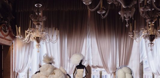 The Only True Protest is Beauty: el debut veneciano de Dries Van Noten