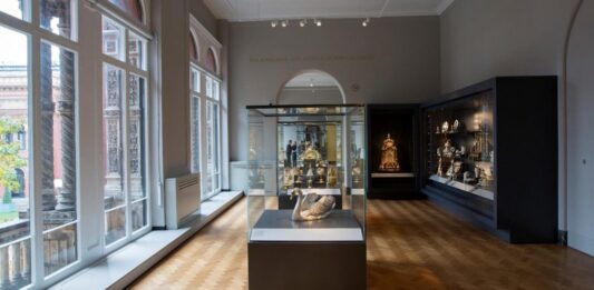 El V&A deja al descubierto su colección con una nueva plataforma sobre la procedencia de las piezas