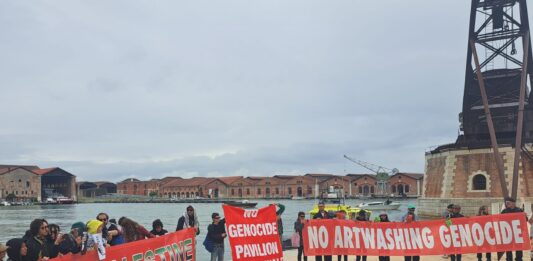 Artistas retiran sus candidaturas a los “Leones de los Visitantes” en solidaridad con el jurado dimitido