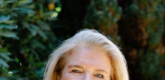 Después de 30 años, Hedwig Fijen deja la dirección de Manifesta. Estas son las nuevas directoras