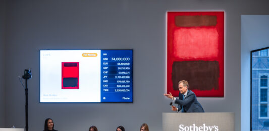 Rothko incendia Sotheby’s: $ 85,8 millones por la obra maestra roja de la colección Mnuchin