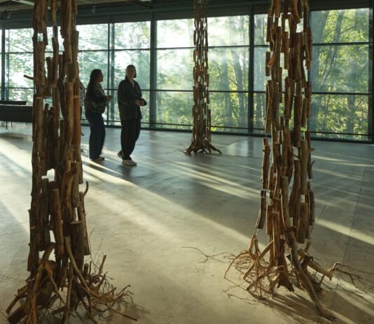 Adquisiciones, producción y salarios: un museo finlandés experimenta con un nuevo modelo económico para los artistas