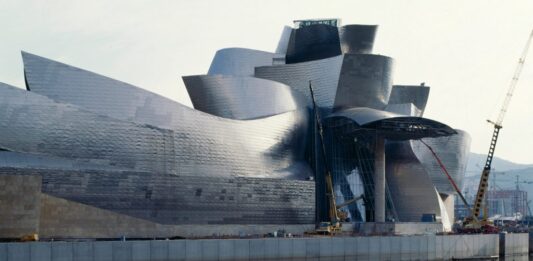 Cuando Frank Gehry cambió Bilbao: el relato de Jan Brokken