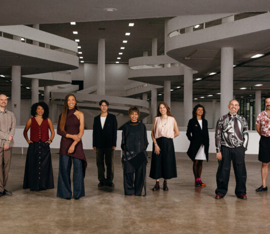 La 37ª Bienal de São Paulo anuncia el equipo curatorial que acompañará a Amanda Carneiro y Raphael Fonseca