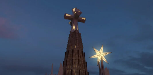 Sagrada Familia, completada la Torre de Jesús: el arte contemporáneo entra en la obra de Gaudí