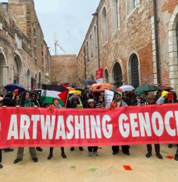 Venecia: Art Not Genocide Alliance vuelve a manifestarse contra el embajador de Estados Unidos