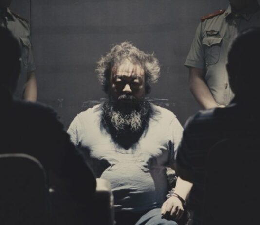 Ai Weiwei vuelve a la celda en Manchester: una performance de 24 horas inaugura una nueva exposición