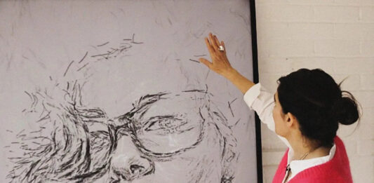 Es Devlin lleva los rostros de millones de personas comunes a la National Portrait Gallery