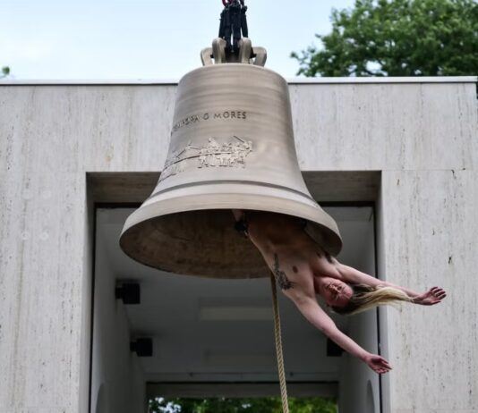 Las performances del Pabellón de Austria de Florentina Holzinger van de gira