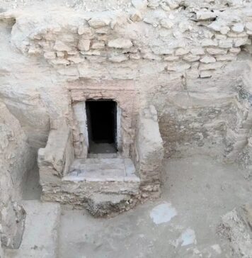 Egipto, nuevo hallazgo en la necrópolis de Luxor: descubren la tumba de un alto funcionario de Amón
