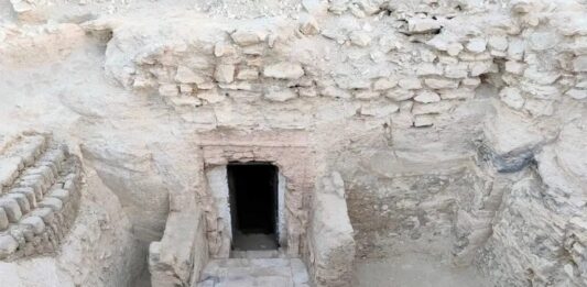 Egipto, nuevo hallazgo en la necrópolis de Luxor: descubren la tumba de un alto funcionario de Amón