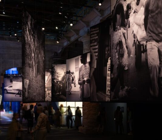La Bienal de Venecia es el espejo de las contradicciones de nuestro tiempo: reflexiones sobre el arte tras el fin del modelo global