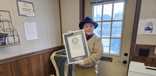 Tiene 11 años y es el curador de museos más joven: el récord Guinness de Anderson Taylor