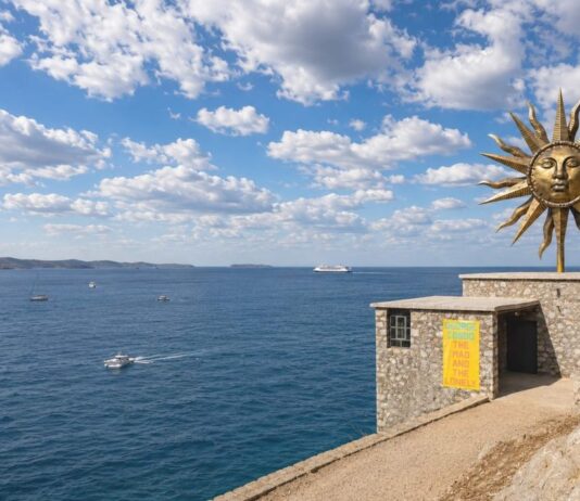 Fundaciones, residencias y espacios culturales: ¿cuáles son las islas griegas que están apostando por el arte contemporáneo?