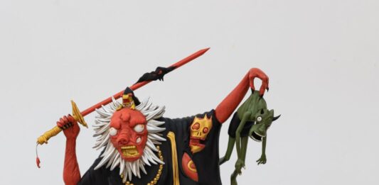 En Hong Kong, una exposición recorre la fantasía asiática, desde los antiguos demonios hasta los avatares digitales