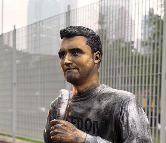 La estatua de Charlie Kirk abre una nueva guerra por los monumentos públicos estadounidenses