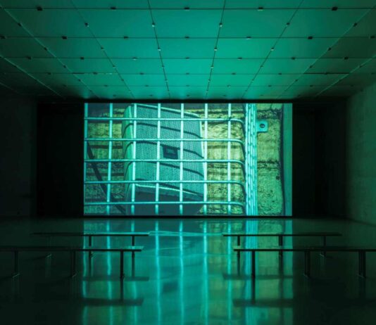En el Kunsthaus Bregenz, la exposición de Cyprien Gaillard cuestiona el espacio público y su control