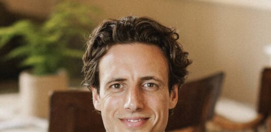 Phillips: Henry Highley es el nuevo Worldwide Head of Private Sales