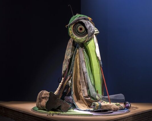 La Escultura como Supervivencia. Del Desastre al Altar en la Bienal de Venecia